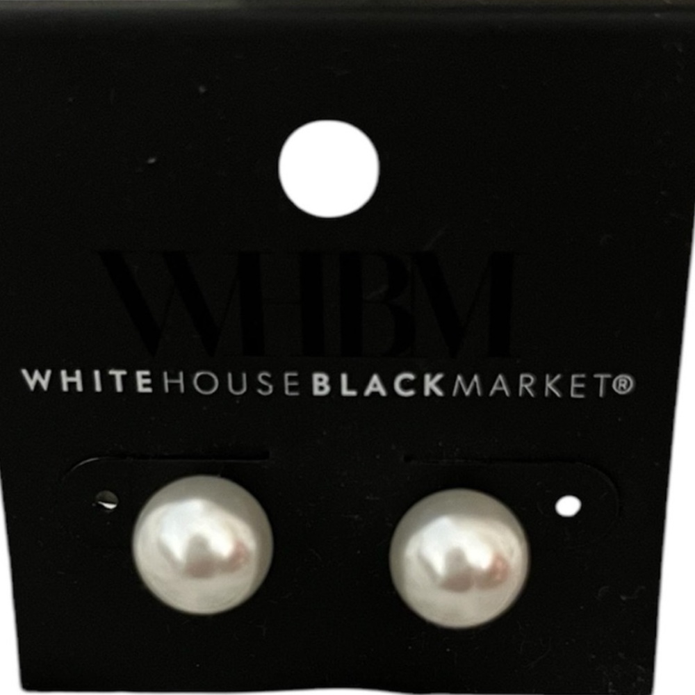 WHBM PEARL STUD EARRINGS NWT